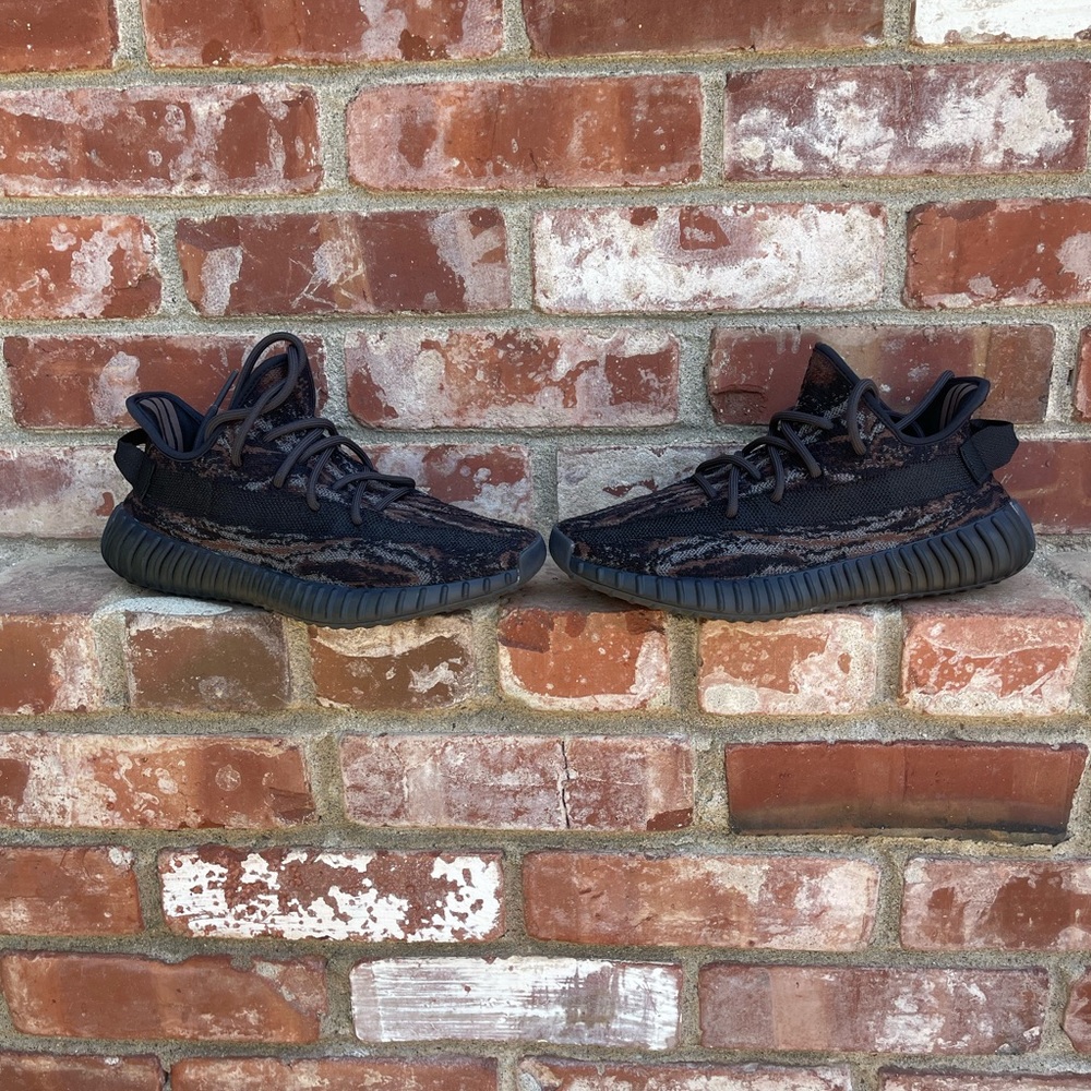 Yeezy Boost 350 V2 Woman’s 8 *Authentic
